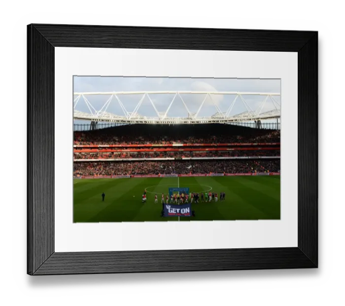 Framed Print : Arsenal vs. Fulham: Premier League Clash at Emirates Stadium, London (January 2014) Framed Print : Arsenal vs. Fulham: Premier League Clash at Emirates Stadium, London (January 2014)