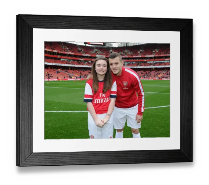 Framed Print : Arsenal mascot with Jack Wilshere (Arsenal). Arsenal 2: 0 Fulham. Barclays Premier League