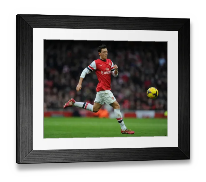 Framed Print : Mesut Ozil in Action: Arsenal vs Fulham, Premier League 2013-14