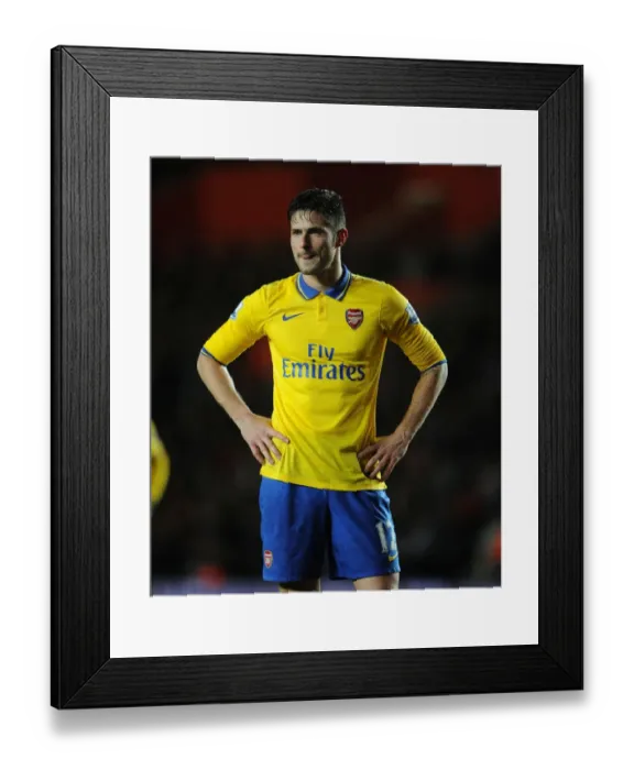Framed Print : Olivier Giroud in Action: Southampton vs Arsenal, Premier League 2013-14 Framed Print : Olivier Giroud in Action: Southampton vs Arsenal, Premier League 2013-14