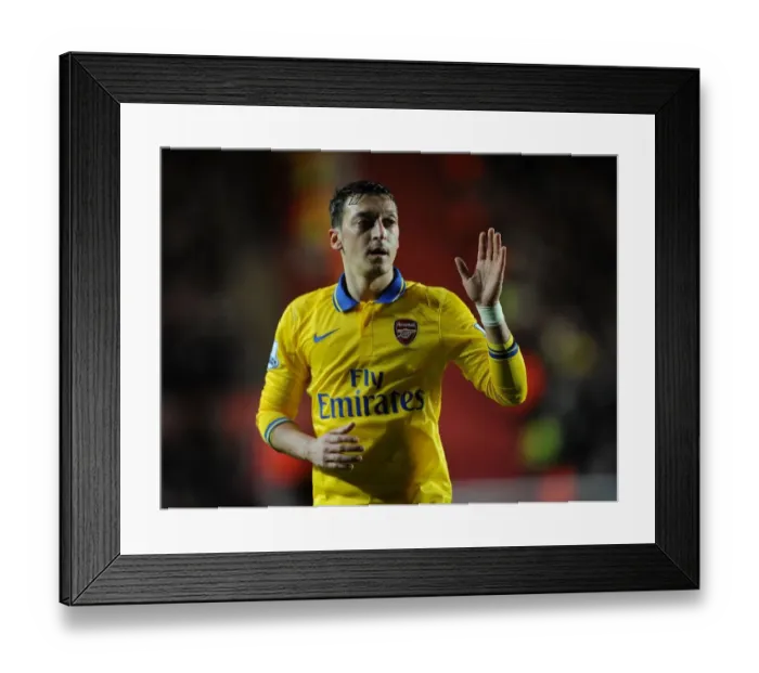 Framed Print : Mesut Ozil in Action: Southampton vs Arsenal, Premier League 2013-14 Framed Print : Mesut Ozil in Action: Southampton vs Arsenal, Premier League 2013-14