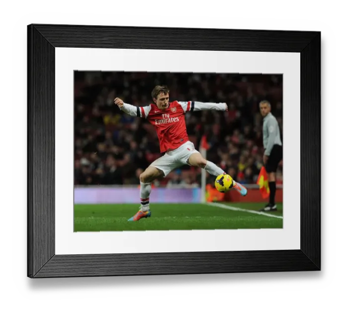 Framed Print : Nacho Monreal in Action: Arsenal vs Crystal Palace, Premier League 2013-14