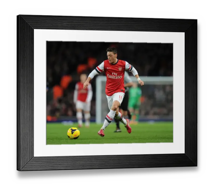 Framed Print : Mesut Ozil in Action: Arsenal vs Crystal Palace, Premier League 2013-14