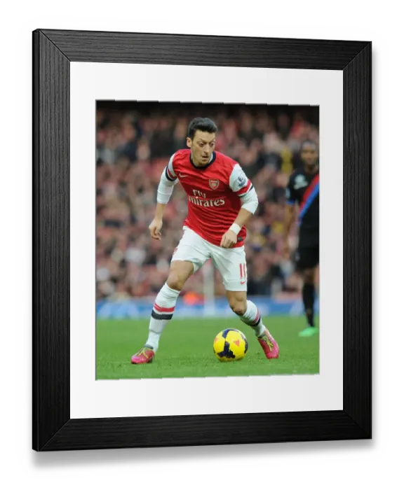 Framed Print : Arsenal vs Crystal Palace: Premier League Showdown at Emirates Stadium (2014)