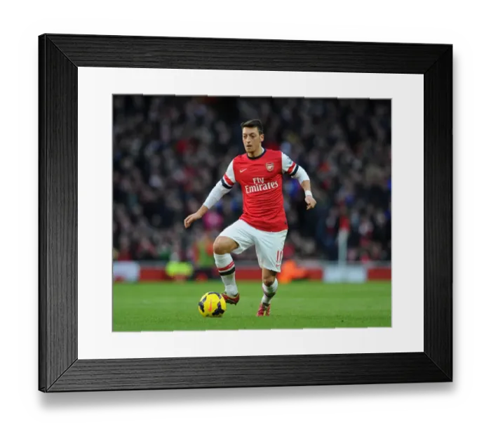 Framed Print : Mesut Ozil in Action: Arsenal vs Crystal Palace, Premier League 2013-14