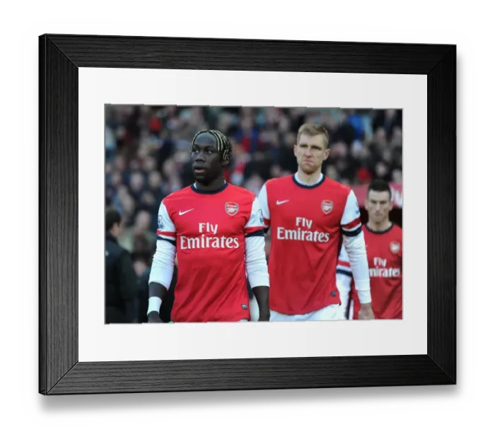 Framed Print : Bacary Sagna: Arsenal's Defensive Wall Against Crystal Palace (2013-14) Framed Print : Bacary Sagna: Arsenal's Defensive Wall Against Crystal Palace (2013-14)