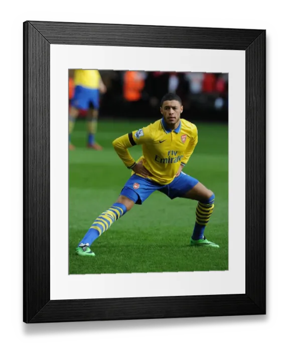 Framed Print : Alex Oxlade-Chamberlain: Gearing Up for Liverpool vs Arsenal Clash (2013-14) Framed Print : Alex Oxlade-Chamberlain: Gearing Up for Liverpool vs Arsenal Clash (2013-14)