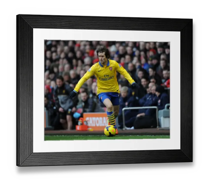 Framed Print : Tomas Rosicky: Battle at Anfield, Premier League 2013-14 Framed Print : Tomas Rosicky: Battle at Anfield, Premier League 2013-14