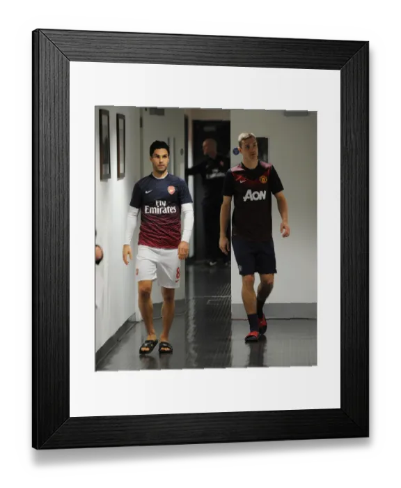 Framed Print : Mikel Arteta and Nemanja Vidic: The Battle Begins - Arsenal vs Manchester United, Premier League 2013-14