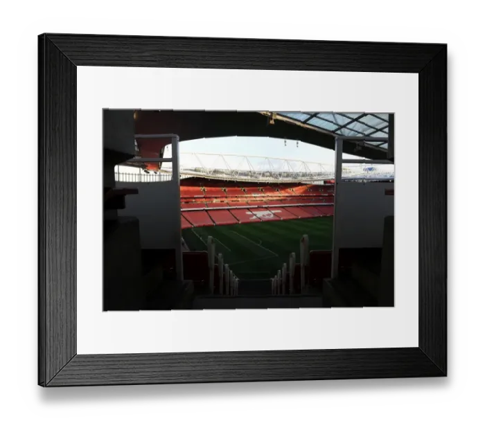 Framed Print : Arsenal vs Manchester United: Premier League Clash at Emirates Stadium (2013-14)
