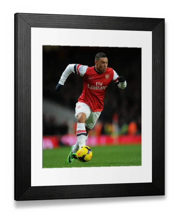 Framed Print : Arsenal's Alex Oxlade-Chamberlain in Action Against Manchester United (2013-14) Framed Print : Arsenal's Alex Oxlade-Chamberlain in Action Against Manchester United (2013-14)
