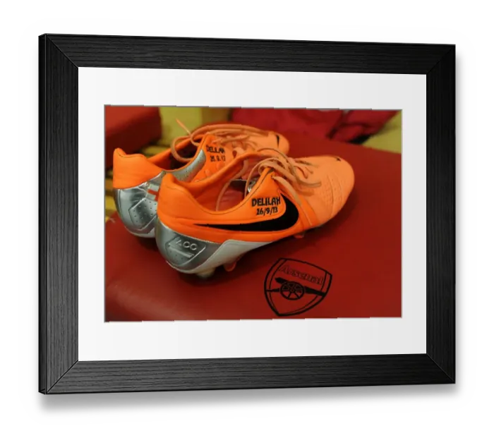 Framed Print : Jack Wilshere Pre-Match Ritual: Arsenal v Manchester United, Premier League 2013-14
