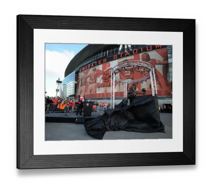 Framed Print : Arsenal Honors Dennis Bergkamp with Statue Unveiling vs Sunderland Framed Print : Arsenal Honors Dennis Bergkamp with Statue Unveiling vs Sunderland