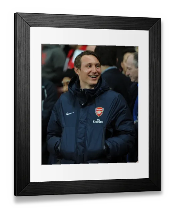 Framed Print : Arsenal's Kim Kallstrom Prepares for Battle against Bayern Munich in UEFA Champions League Framed Print : Arsenal's Kim Kallstrom Prepares for Battle against Bayern Munich in UEFA Champions League