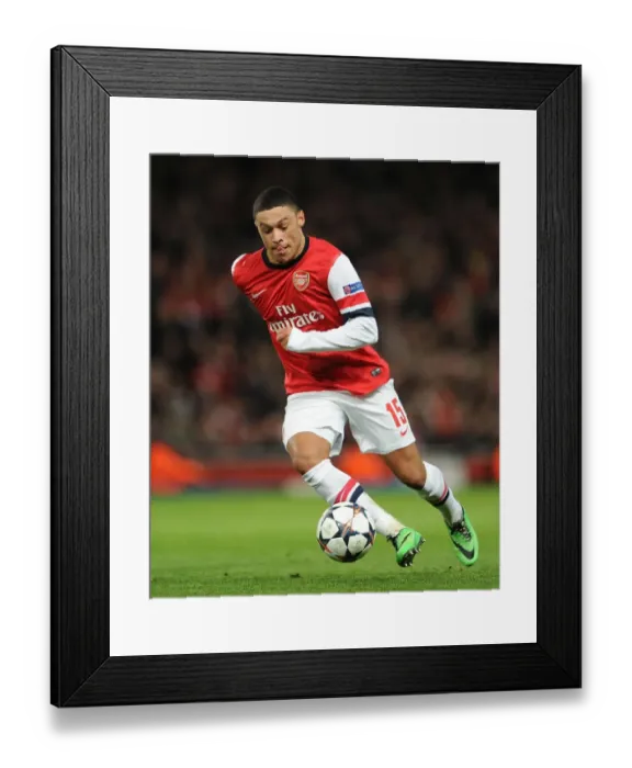 Framed Print : Arsenal's Alex Oxlade-Chamberlain Faces Off Against Bayern Munich in the UEFA Champions League Framed Print : Arsenal's Alex Oxlade-Chamberlain Faces Off Against Bayern Munich in the UEFA Champions League