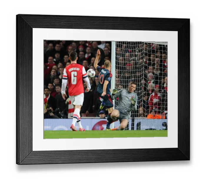 Framed Print : Arjen Robben vs. Wojciech Szczesny: A Penalty Showdown in the Arsenal vs. Bayern Munich UCL Clash (2013-14)