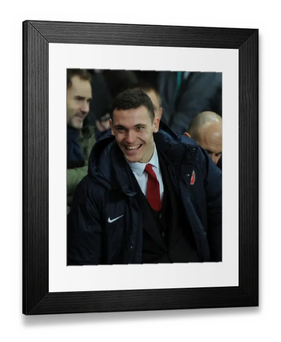 Framed Print : Thomas Vermaelen: Arsenal's Defensive Fortress Ahead of Bayern Munich Showdown