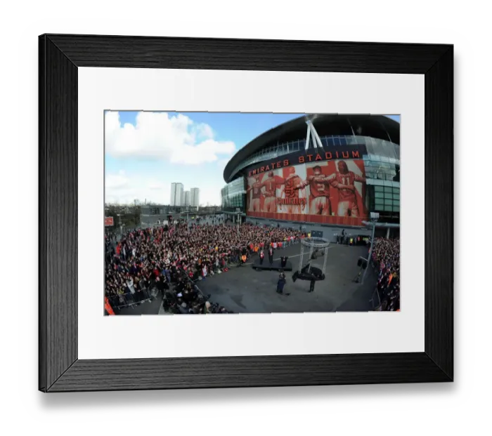 Framed Print : Dennis Bergkamp Tribute: Unveiling of Arsenal Legend's Statue at Emirates Stadium