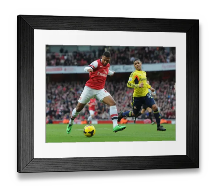 Framed Print : Serge Gnabry vs. Liam Bridcutt: Arsenal vs. Sunderland, Premier League Showdown