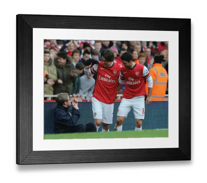Framed Print : Arsenal vs Sunderland: Intense Battle in the Premier League at Emirates Stadium (February 2014) Framed Print : Arsenal vs Sunderland: Intense Battle in the Premier League at Emirates Stadium (February 2014)