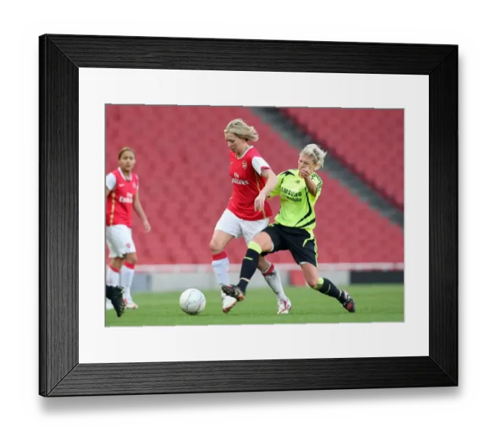 Framed Print : Jayne Ludlow (Arsenal) Laura Cooper (Chelsea) Framed Print : Jayne Ludlow (Arsenal) Laura Cooper (Chelsea)