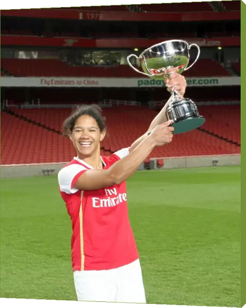Mary Phillip (Arsenal) with the Premier League