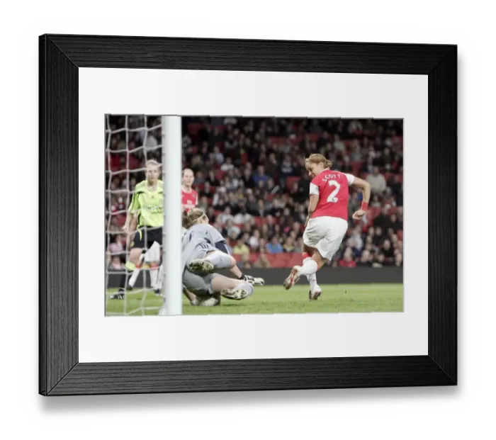 Framed Print : Alex Scott (Arsenal) trys to backheel the ball under Siobhan Chamberlian (Chelsea) Framed Print : Alex Scott (Arsenal) trys to backheel the ball under Siobhan Chamberlian (Chelsea)