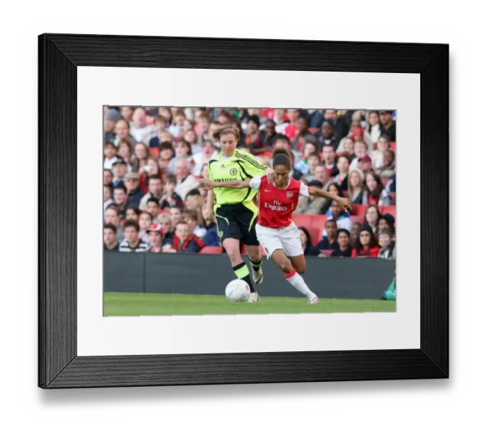 Framed Print : Rachel Yankey (Arsenal) Sain Larkin (Chelsea)