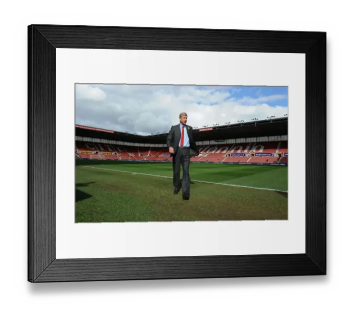 Framed Print : Arsene Wenger Inspects Britannia Stadium Pitch Before Stoke City vs Arsenal (2013-14)