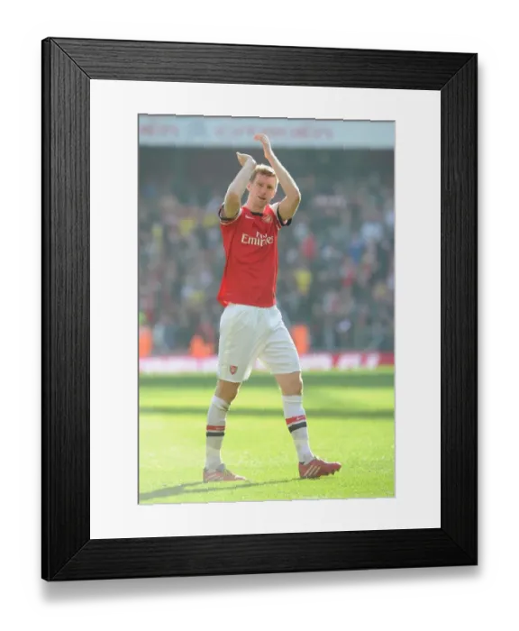 Framed Print : Per Mertesacker Celebrates with Arsenal Fans after FA Cup Quarter-Final Victory over Everton