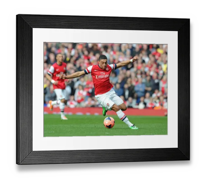 Framed Print : Alex Oxlade-Chamberlain in Action: Arsenal vs Everton, FA Cup Quarter-Final