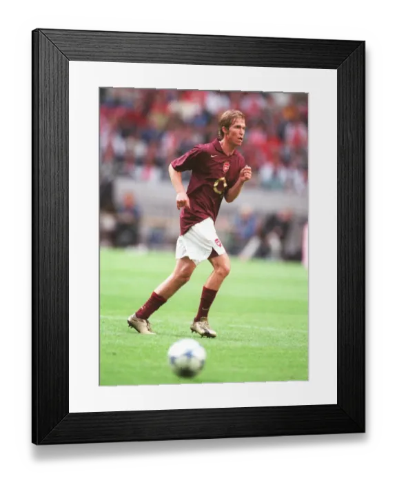 Framed Print : Alex Hleb in Action: Arsenal's Triumph over Porto at Amsterdam Tournament, 2005 Framed Print : Alex Hleb in Action: Arsenal's Triumph over Porto at Amsterdam Tournament, 2005