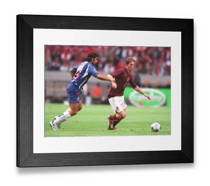 Framed Print : Alex Hleb (Arsenal) Sonkaya (Porto). Arsenal 2: 1 Porto Framed Print : Alex Hleb (Arsenal) Sonkaya (Porto). Arsenal 2: 1 Porto