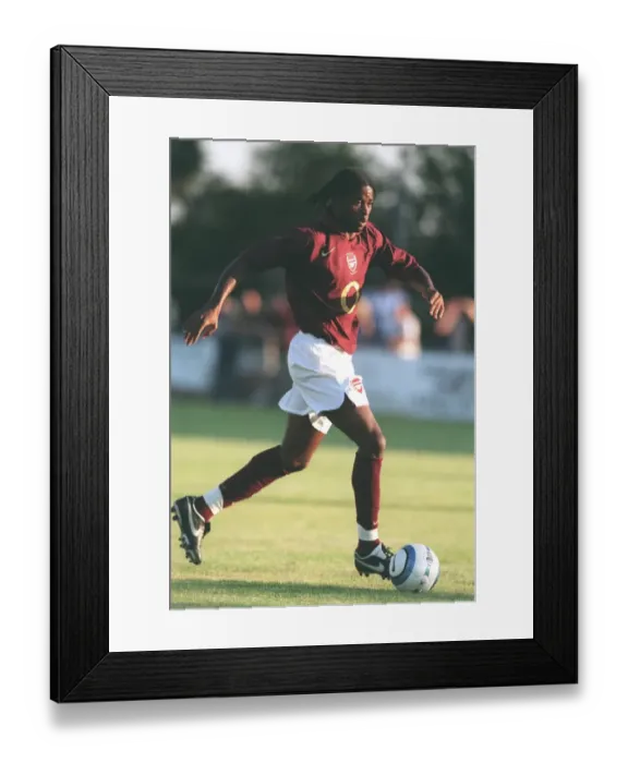 Framed Print : Alex Song (Arsenal). Coventry City Reserves 1: 0 Arsenal Reserves