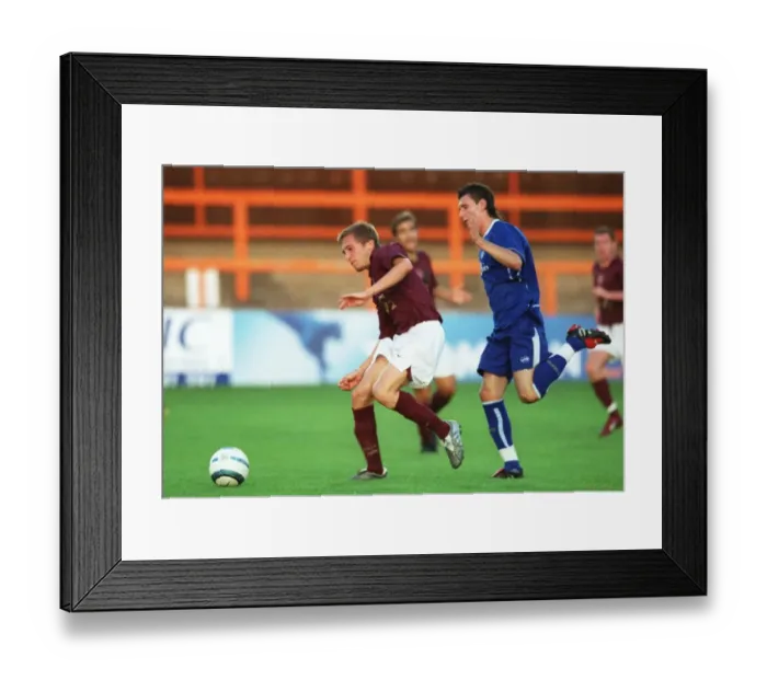 Framed Print : Arturo Lupoli (Arsenal). Arsenal Reserves 5: 2 Leicester City Reserves
