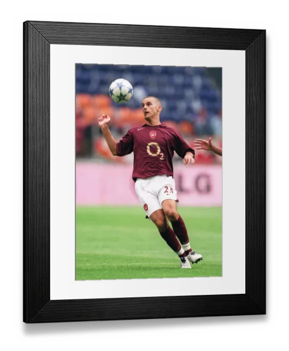 Framed Print : Arsenal's David Bentley Scores Against Porto at the Amsterdam Tournament, 2005