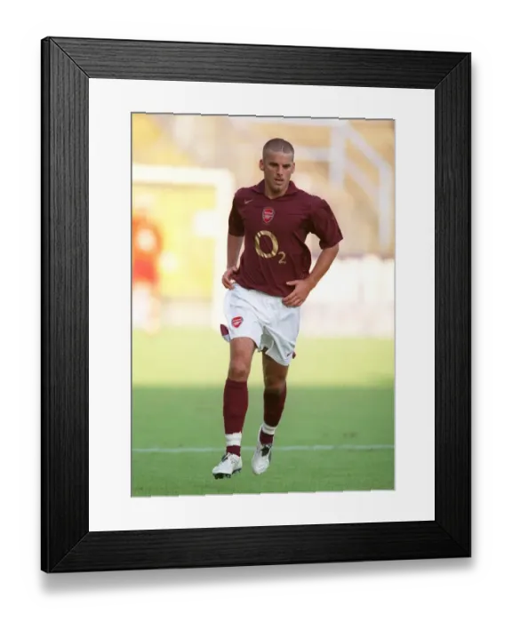 Framed Print : David Bentley (Arsenal). Beveren 3: 3 Arsenal. Pres Season Friendly