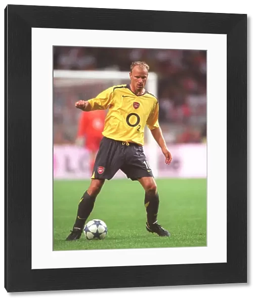 Dennis Bergkamp's Epic Victory Goal: Arsenal's Triumph at Amsterdam Tournament, 29 / 7 / 05