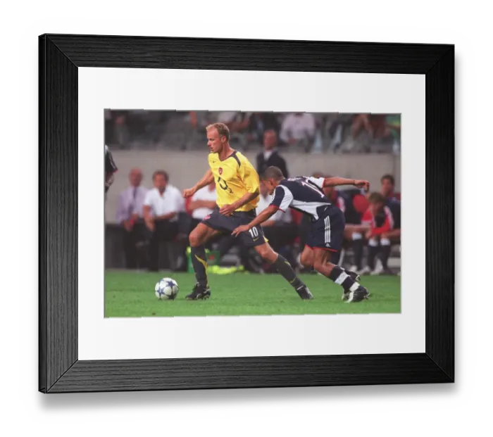 Framed Print : Dennis Bergkamp (Arsenal) Steven Pienaar (Ajax). Ajax 0: 1 Arsenal Framed Print : Dennis Bergkamp (Arsenal) Steven Pienaar (Ajax). Ajax 0: 1 Arsenal