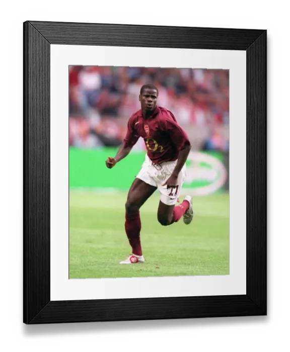 Framed Print : Emmanuel Eboue (Arsenal). Arsenal 2: 1 Porto. The Amsterdam Tournament Framed Print : Emmanuel Eboue (Arsenal). Arsenal 2: 1 Porto. The Amsterdam Tournament