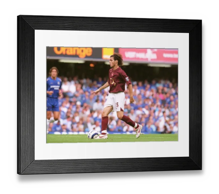 Framed Print : Cesc Fabregas: Arsenal Captain at Stamford Bridge, FA Premier League Showdown, 2005