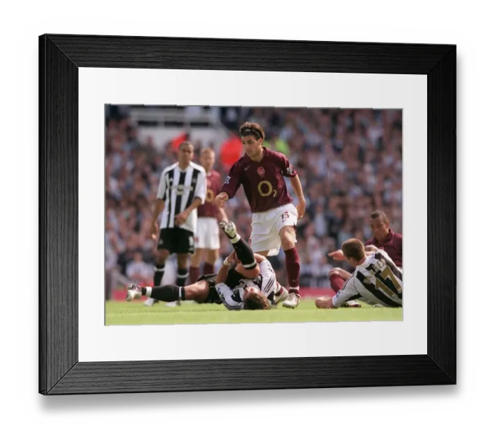 Framed Print : Cesc Fabregas (Arsenal) Emre and Scott Parker (Newcastle) Framed Print : Cesc Fabregas (Arsenal) Emre and Scott Parker (Newcastle)