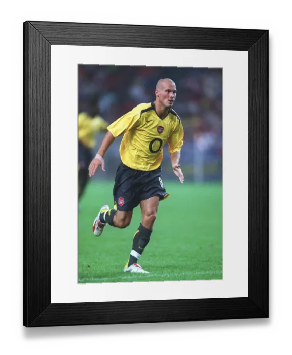 Framed Print : Freddie Ljungberg (Arsenal). Ajax 0: 1 Arsenal Framed Print : Freddie Ljungberg (Arsenal). Ajax 0: 1 Arsenal