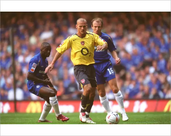 Freddie Ljungberg (Arsenal) Claude Makelele (Chelsea). Arsenal 1: 2 Chelsea