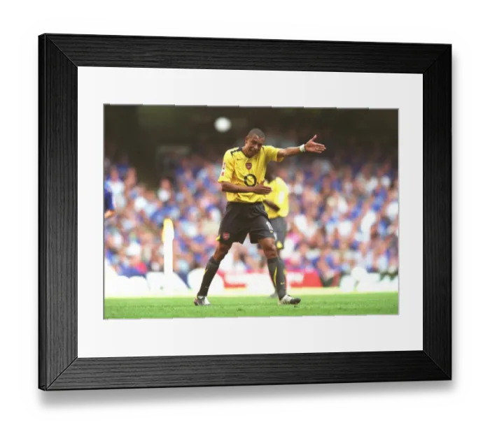Framed Print : Gilberto (Arsenal). Arsenal 1: 2 Chelsea. FA Community Shield Framed Print : Gilberto (Arsenal). Arsenal 1: 2 Chelsea. FA Community Shield