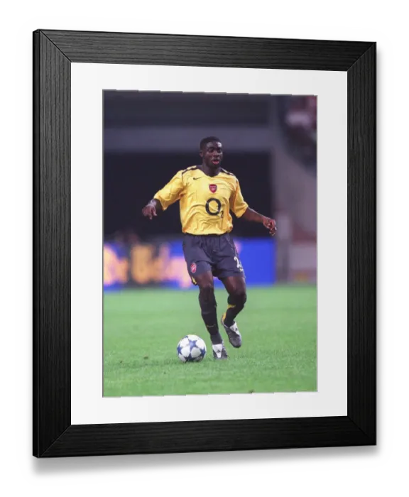 Framed Print : Arsenal's Glory: Kolo Toure's Victory over Ajax in the 2005 Amsterdam Tournament, Amsterdam Arena