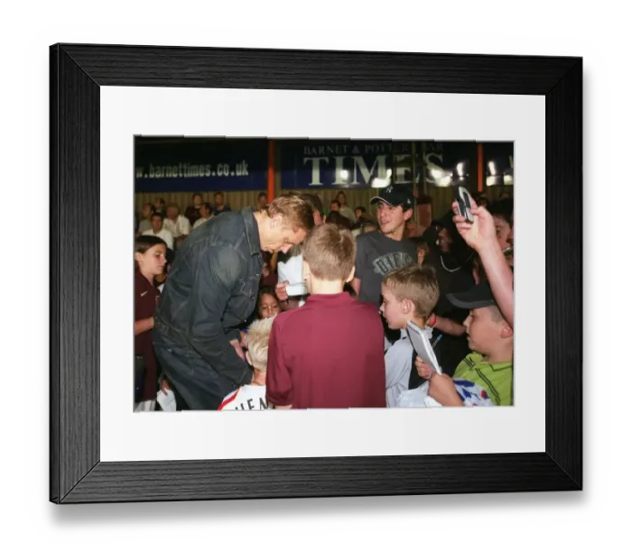 Framed Print : Mart Poom Arsenals new loan signing signs autographs for the fans Framed Print : Mart Poom Arsenals new loan signing signs autographs for the fans