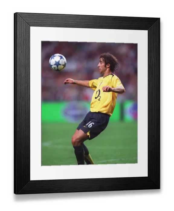 Framed Print : Flamini's Unforgettable Goal: Arsenal's Amsterdam Tournament Victory