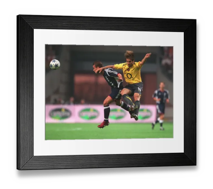 Framed Print : Mathieu Flamini (Arsenal) Wesley Seijder (Ajax). Ajax 0: 1 Arsenal Framed Print : Mathieu Flamini (Arsenal) Wesley Seijder (Ajax). Ajax 0: 1 Arsenal