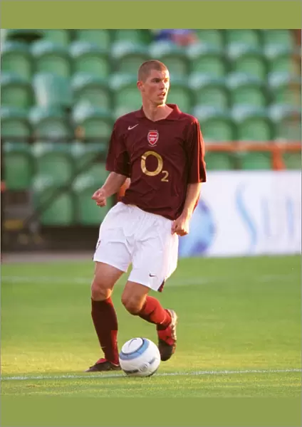 Matthew Connolly Scores in Arsenal's 5-2 Victory over Leicester City Reserves (August 30, 2005)